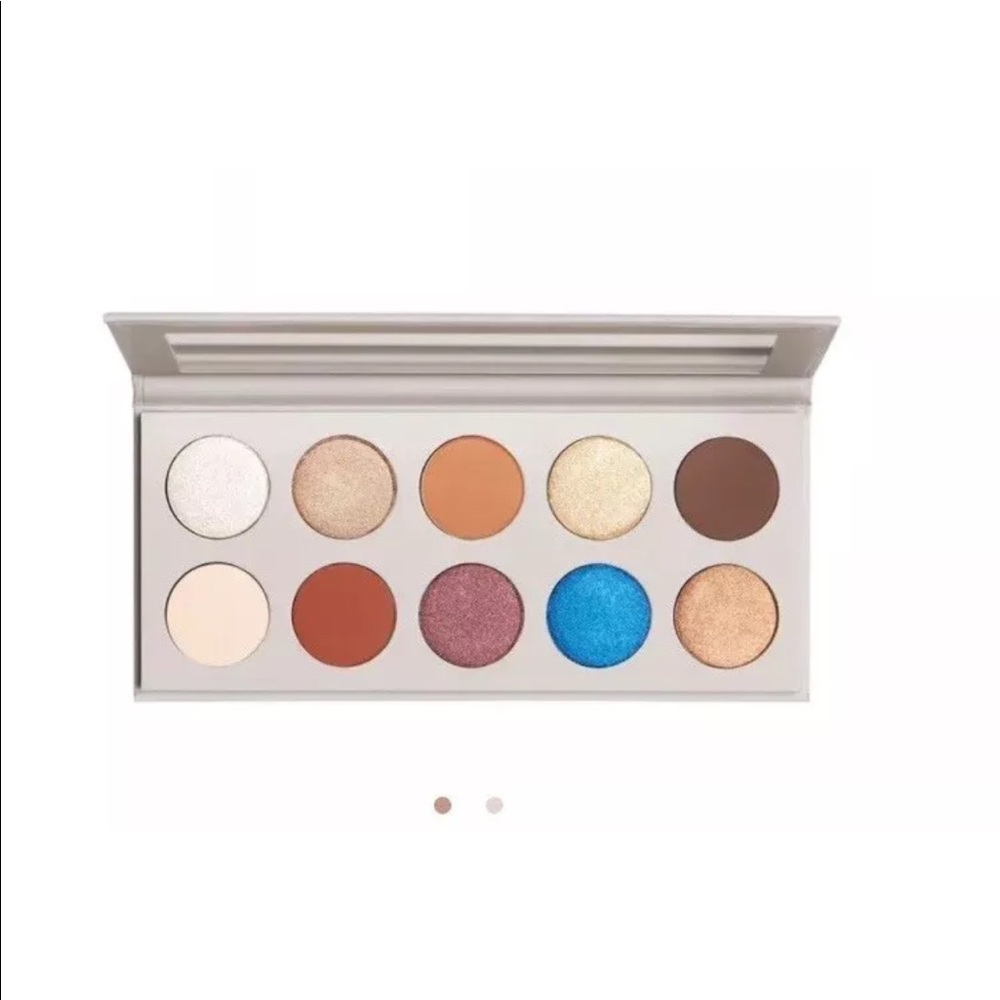 Kkw x Mario eyeshadow pallet